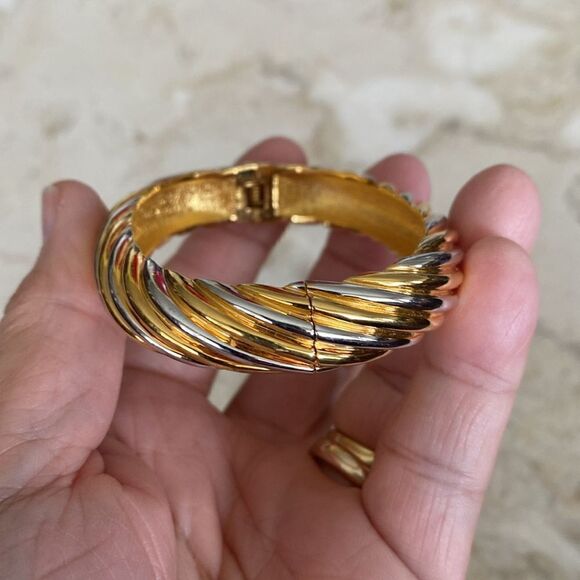 Vintage Butler Gold & Silver Tone Hinged Cuff Bracelet - Picture 9 of 12